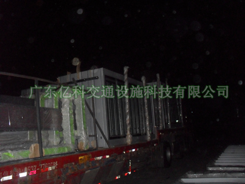 横琴岛候车亭出货装车现场-03