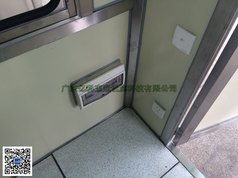 收费亭内部电箱装置