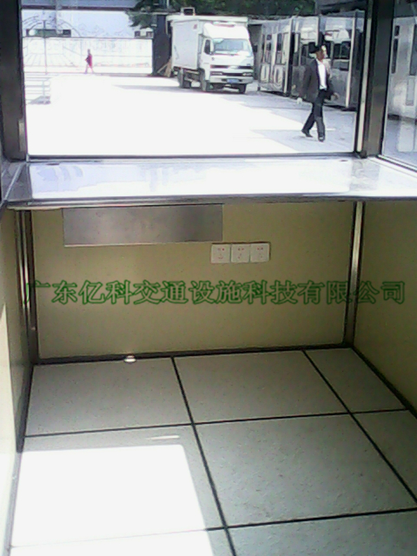 铺设抗静电地板的不锈钢收费亭
